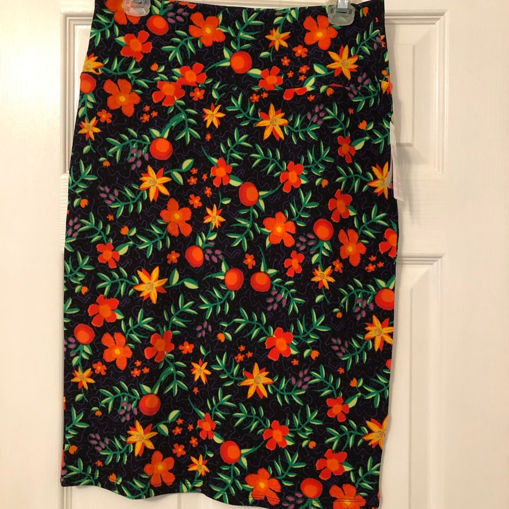 Lularoe - Picture 2 of 3